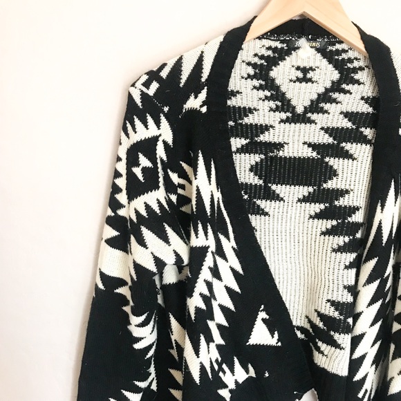 Aztec Print Cardigan - Picture 3 of 5